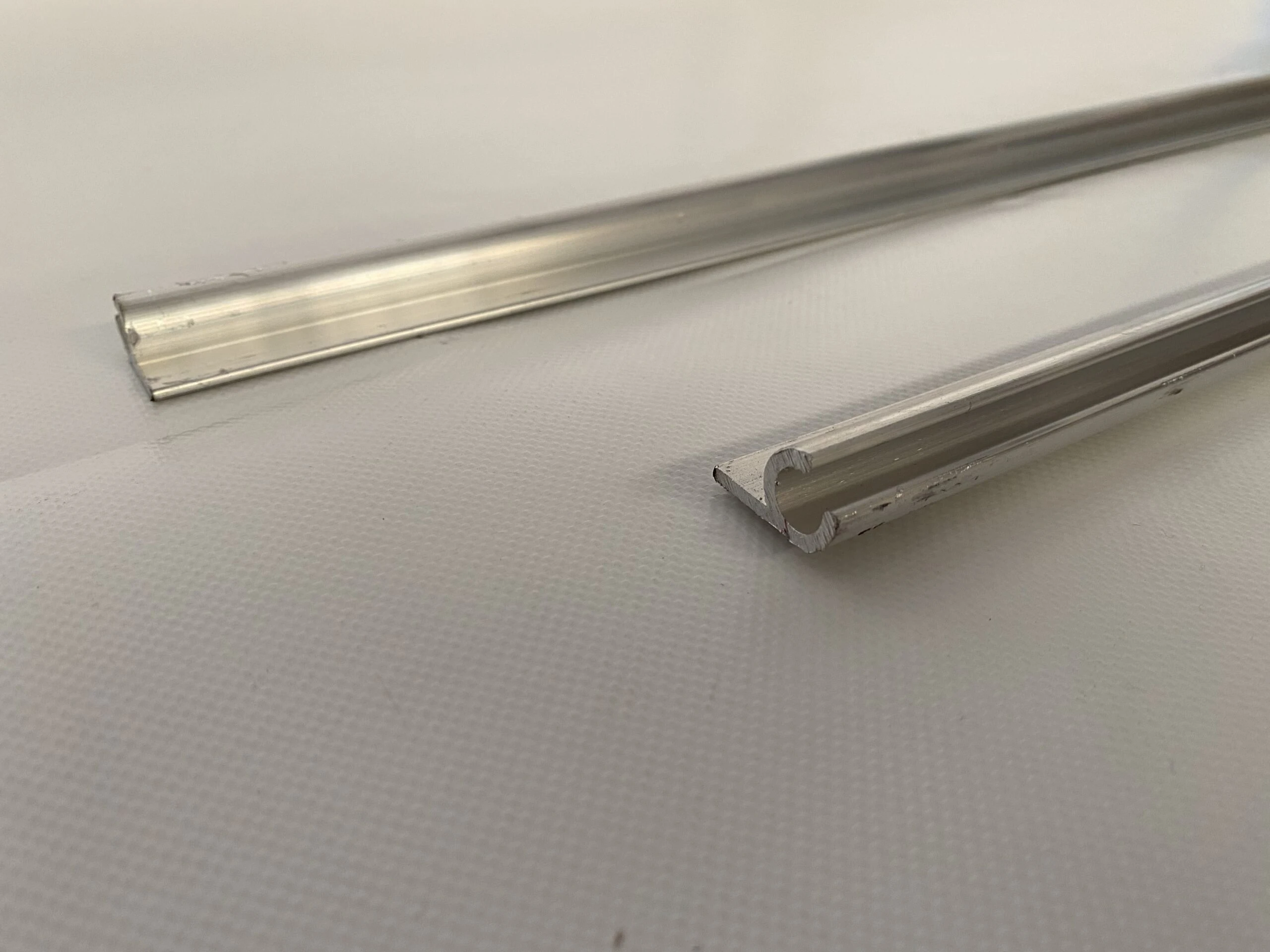 2025/08/1000082867.jpg Aliminium rope rail 1.5m - Image 1